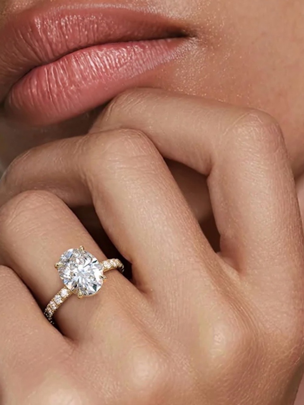 2ct 18k Oval Ring - Picture 7 of 9